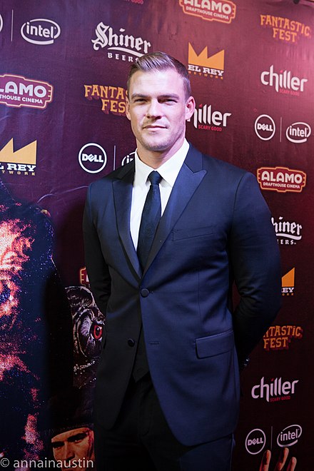 Alan Ritchson Height