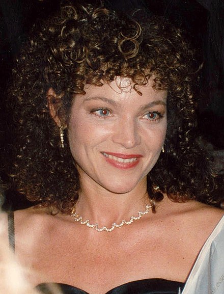 Amy Irving Height