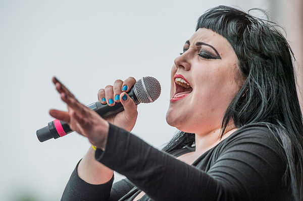 Beth Ditto Height