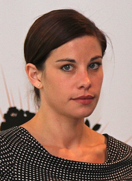 Brooke Satchwell Height