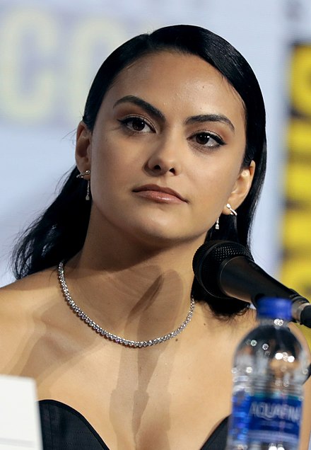 Camila Mendes Height