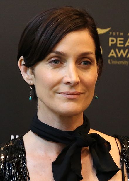 Carrie Anne Moss Height