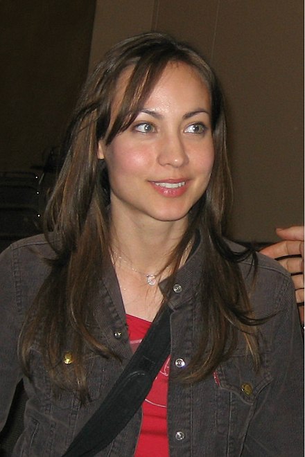 Courtney Ford Height