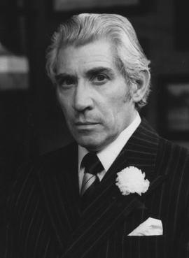 Frank Finlay Height