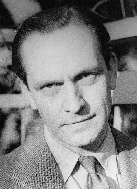 Fredric March Height