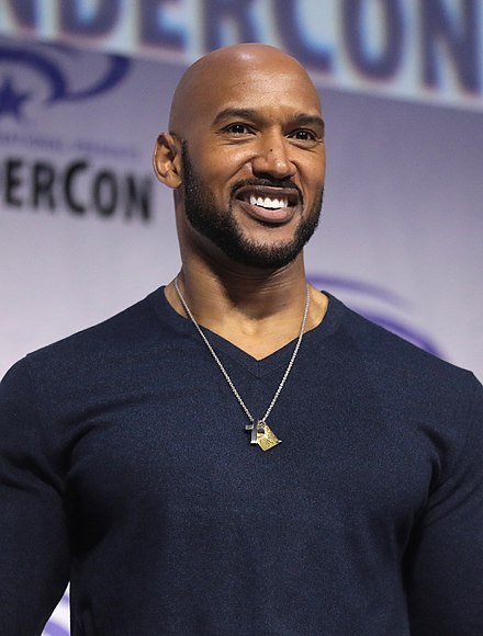 Henry Simmons Height