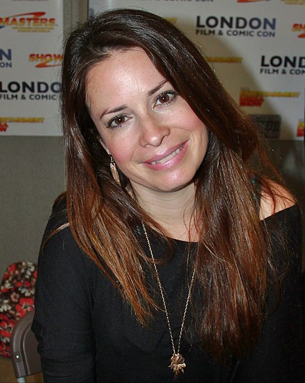 Holly Marie Combs Height