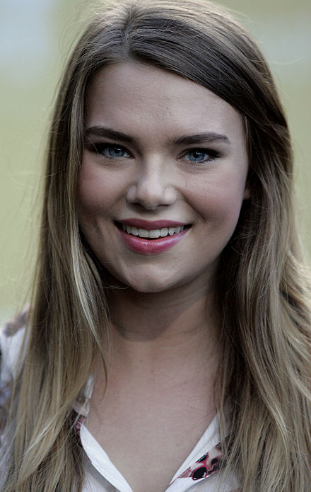 Indiana Evans Height