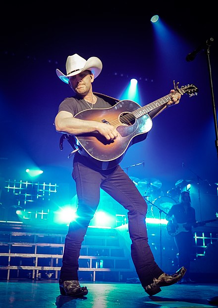 Justin Moore Height
