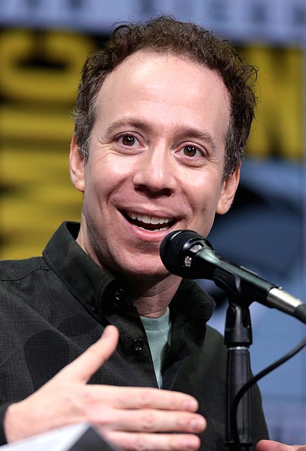 Kevin Sussman Height
