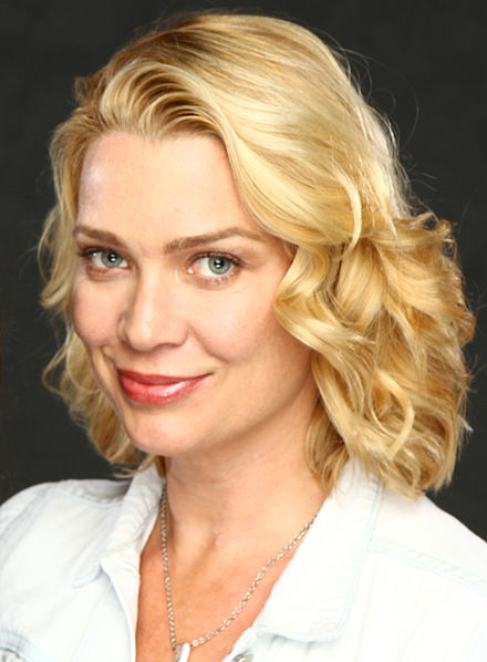 Laurie Holden Height