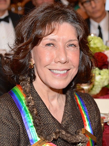 Lily Tomlin Height