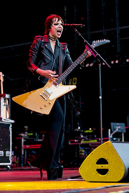 Lzzy Hale Height