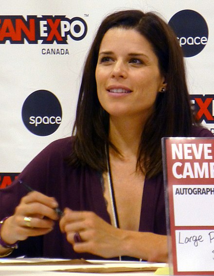 Neve Campbell Height