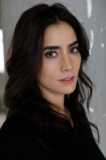 Paola Núñez Height