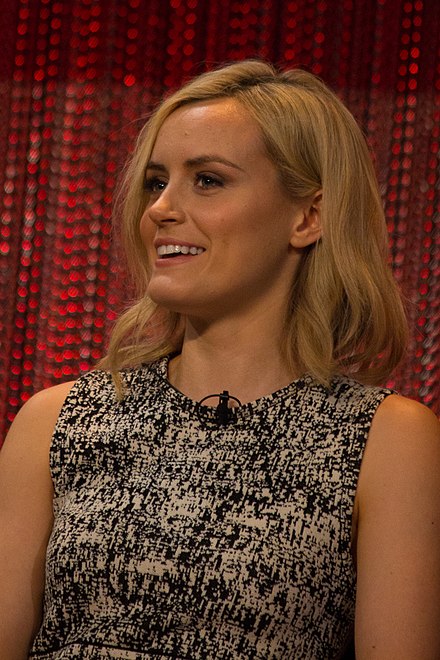 Taylor Schilling Height